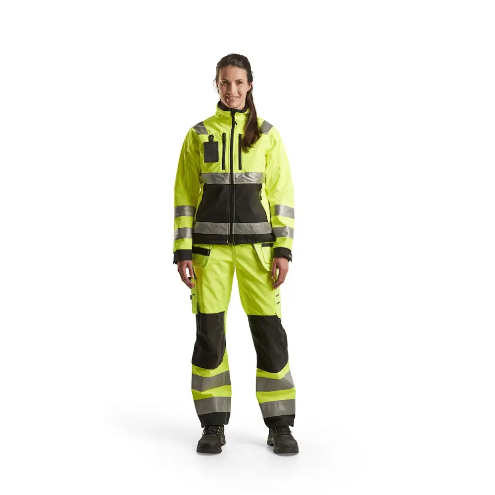 Understanding High-Visibility Workwear Classes: EN ISO 20471 Requirements for Companies